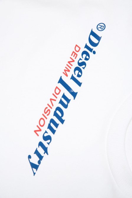 Diesel Sginnind über Weiß