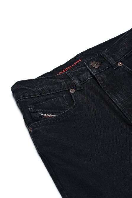 Schwarz/dunkelgrau 2005 D-fining-j Diesel