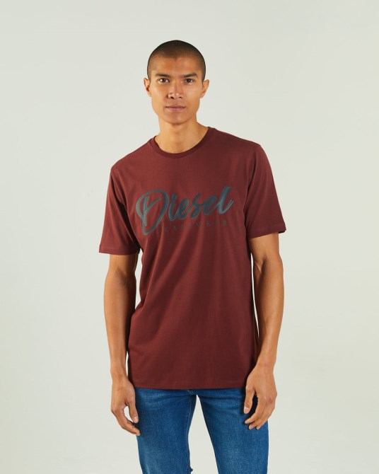 Roter Diesel Philip Tee Weinberg