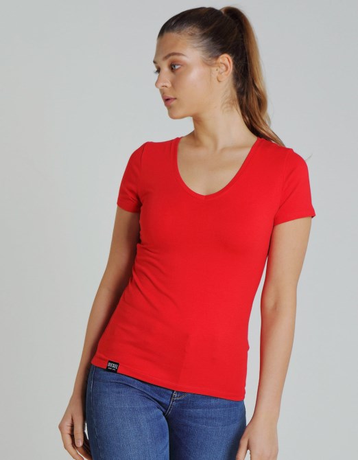 Clara Basic Vermillion Red Diesel Mit V-ausschnitt